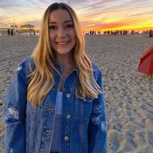 Meet your Posher, Danielle